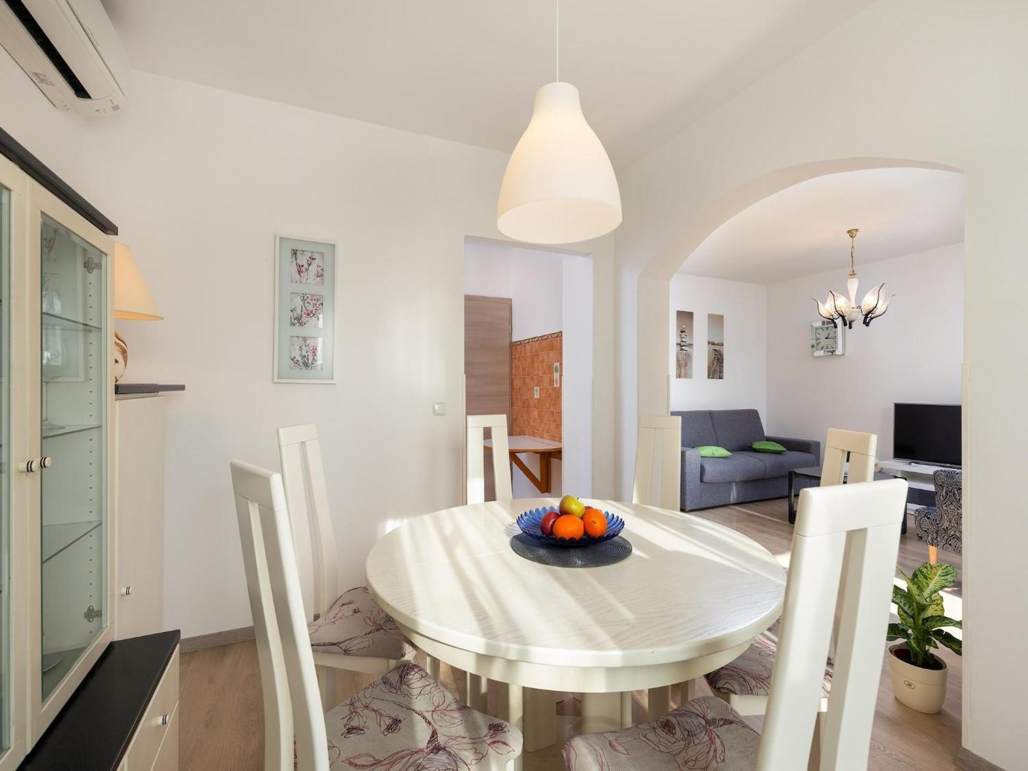 Modern In Katari With Terrace * Pula