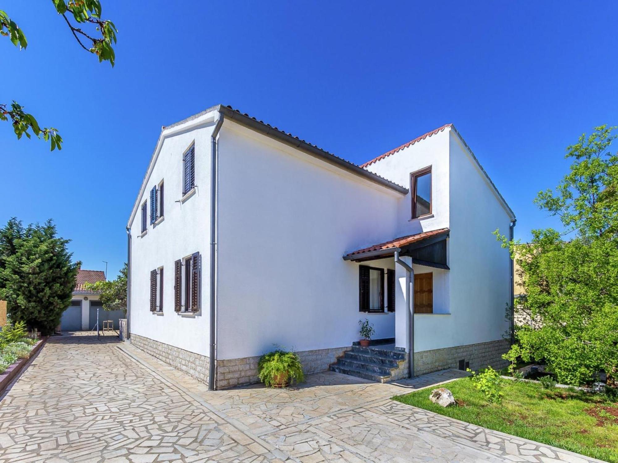 Modern In Katari With Terrace Apartman