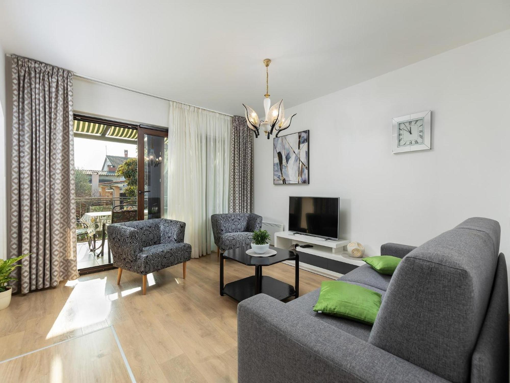 Modern In Katari With Terrace