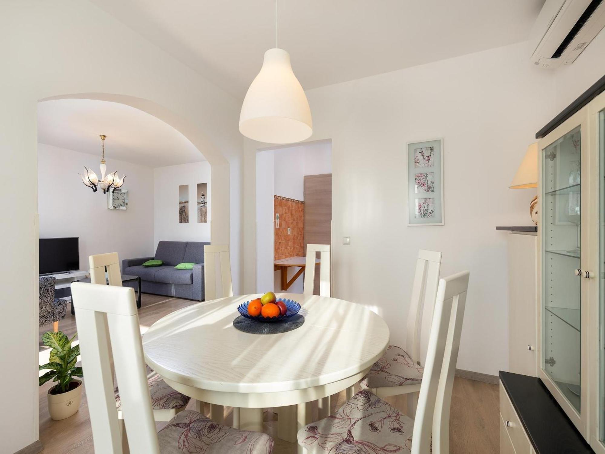 Apartman Modern In Katari With Terrace