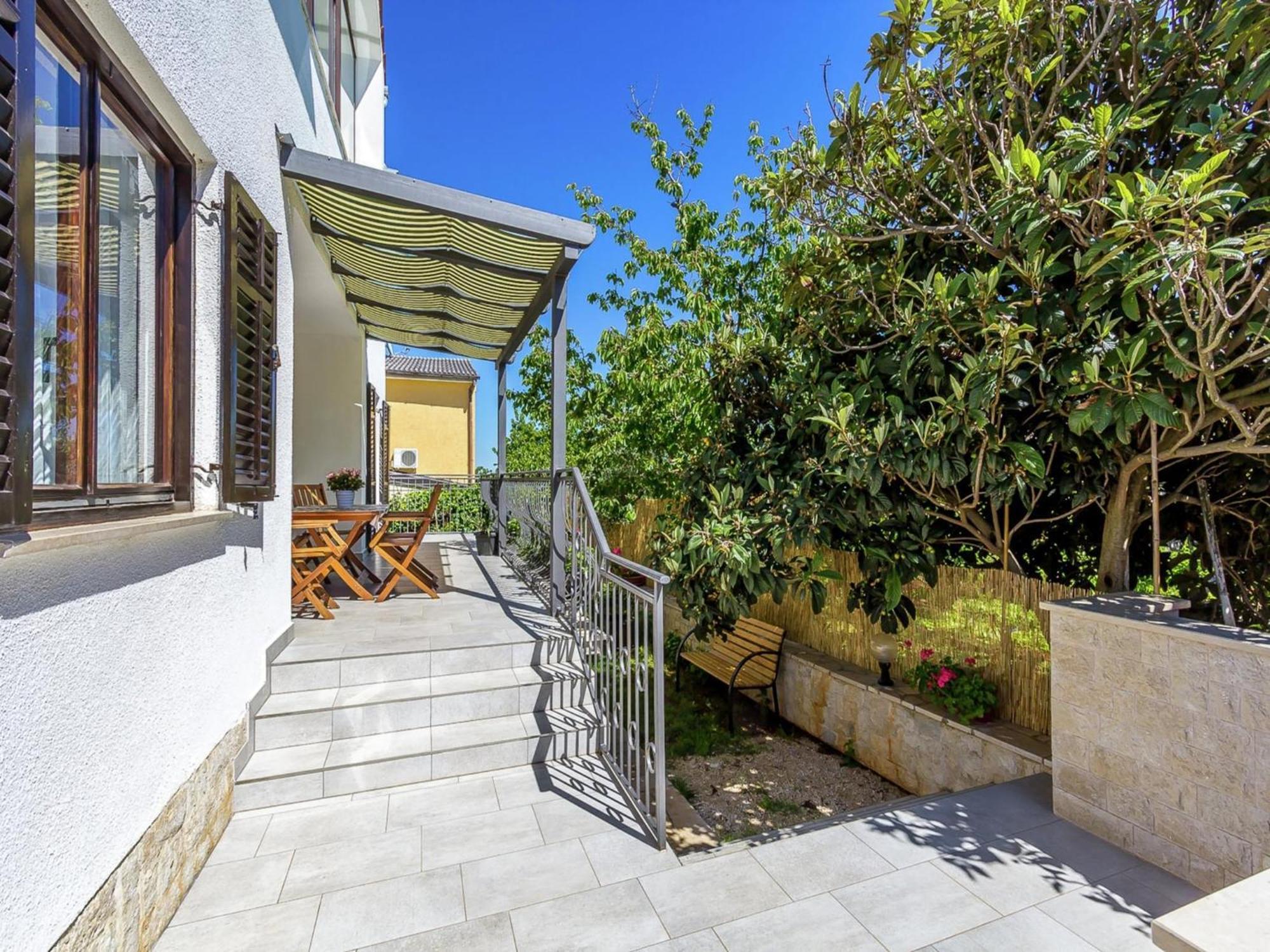 Apartman Modern In Katari With Terrace